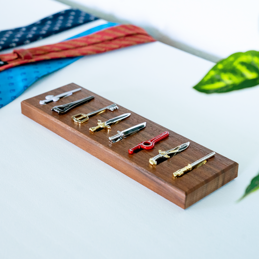 Tie Clip & Cufflink Display – Hero's Armory